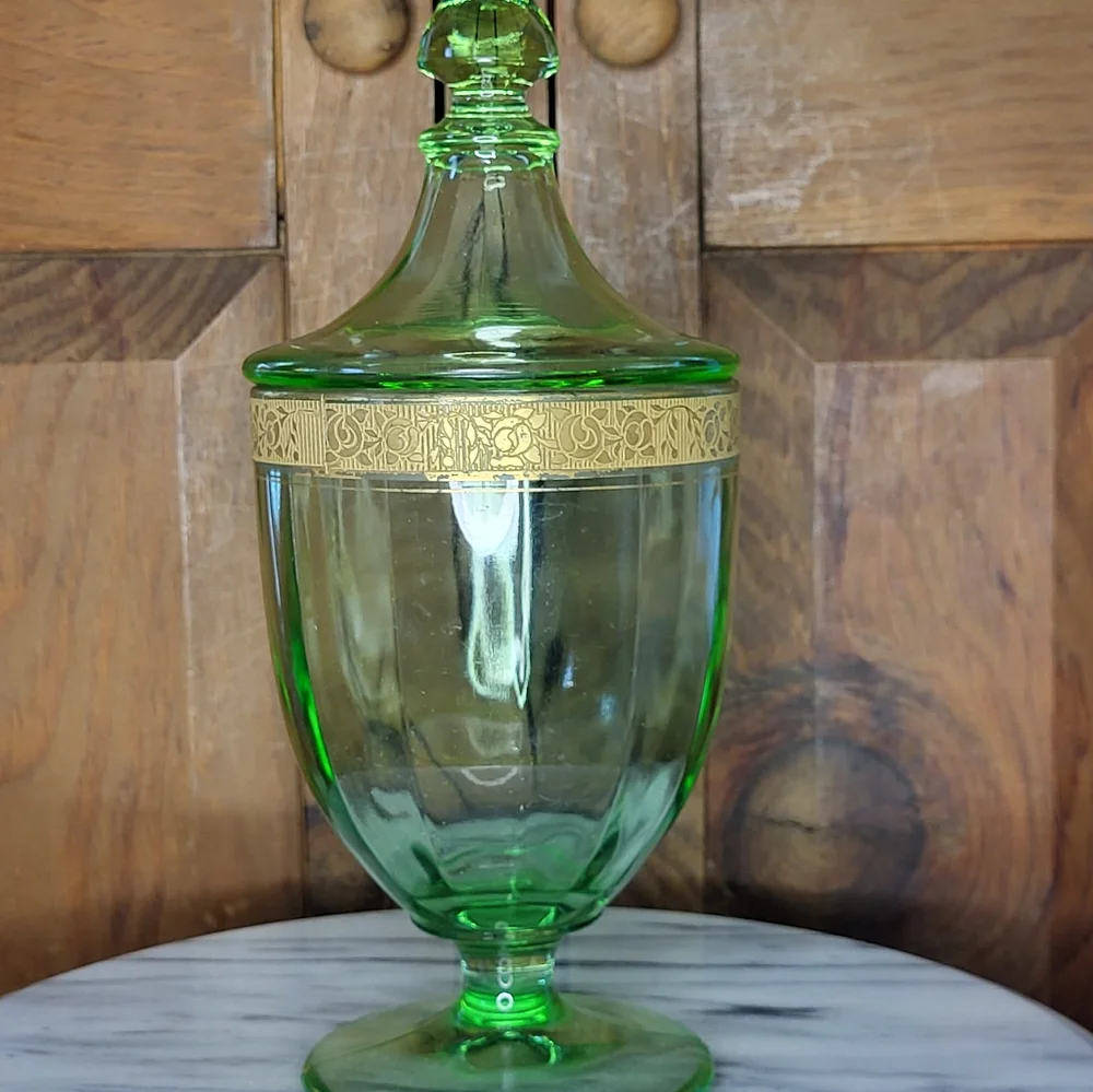 Elegant Green Glass Jar with Gold Accent - Picture 13 of 13